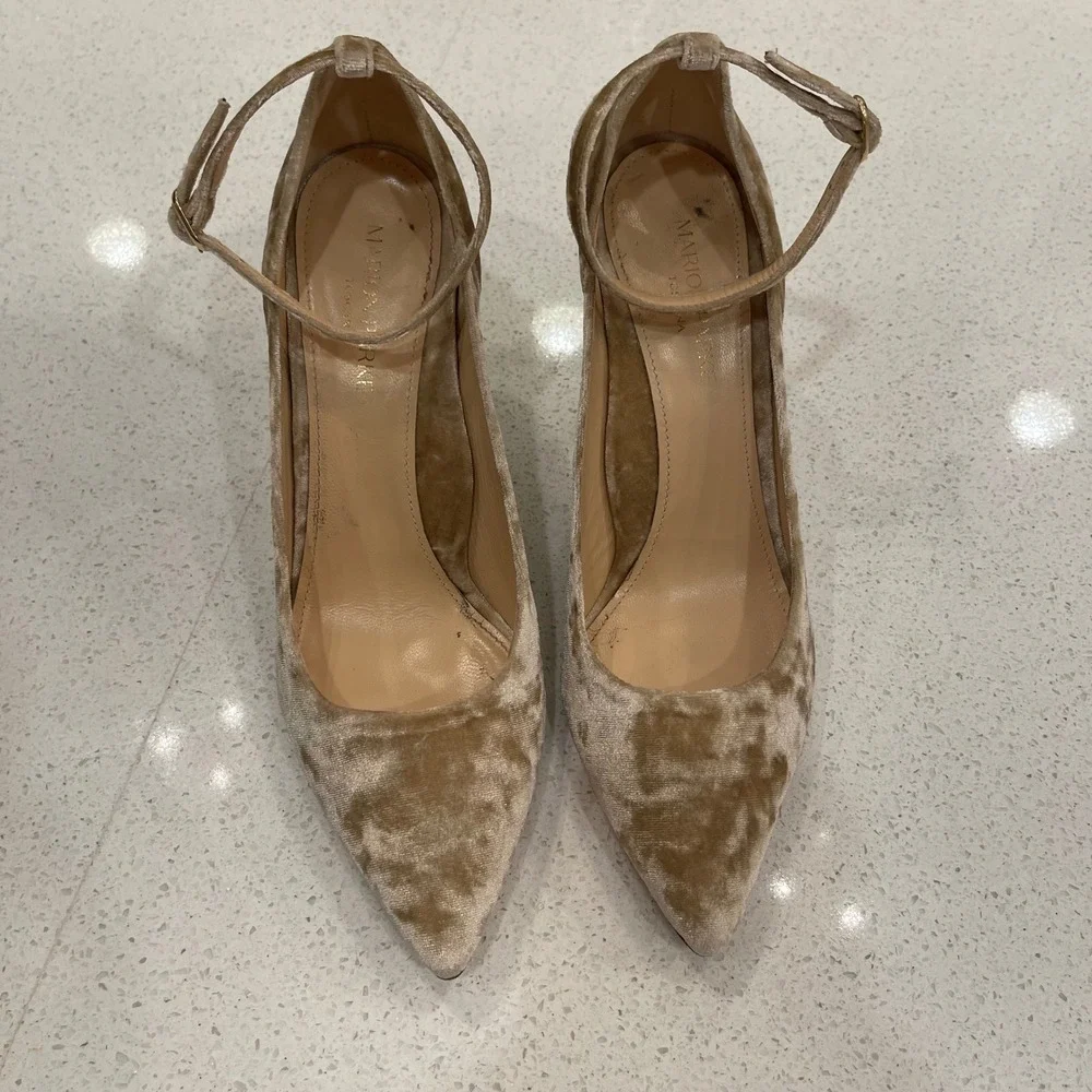 MARION PARKE Muse Pumps Velvet Ankle Strap‎ Pointed Toe Heels Size 40 Champagne